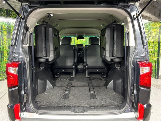 MITSUBISHI DELICA D:5 4WD 2022