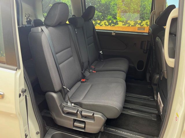 NISSAN SERENA  S-HYBRID 4WD 2017