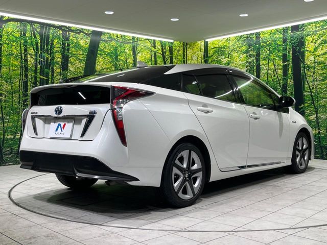 TOYOTA PRIUS 2017
