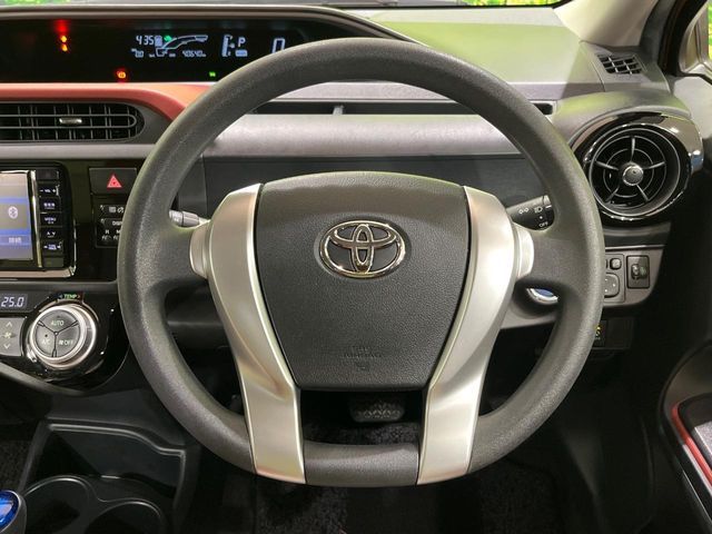 TOYOTA AQUA 2015