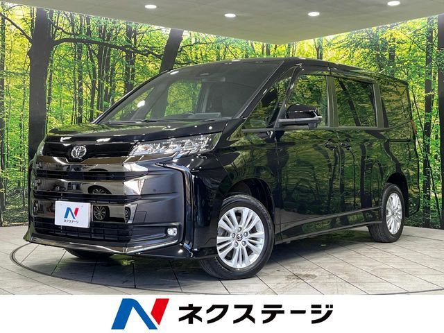TOYOTA NOAH 4WD 2022