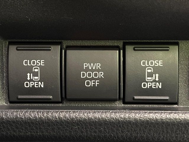 TOYOTA SIENTA HYBRID 2023