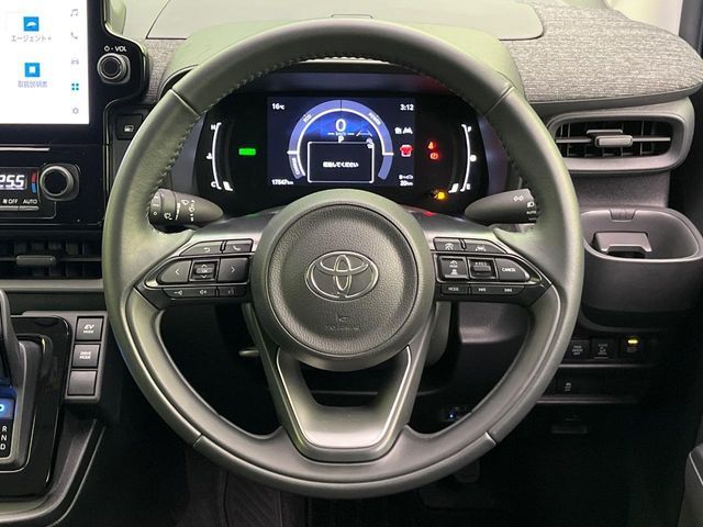 TOYOTA SIENTA HYBRID 2023