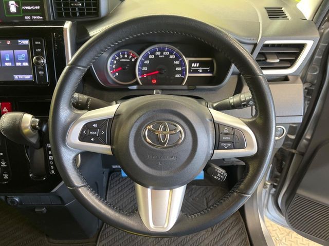 TOYOTA ROOMY 2018