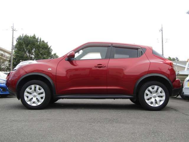NISSAN JUKE 2011