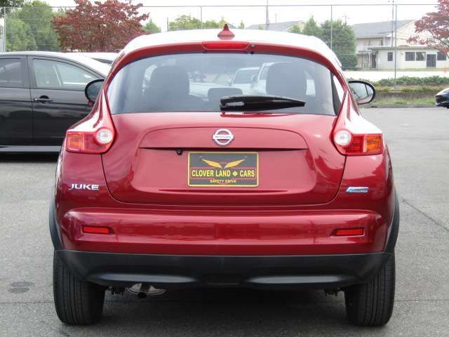 NISSAN JUKE 2011