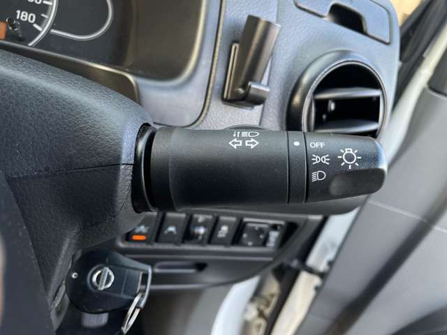 NISSAN NV150 AD 2WD 2018