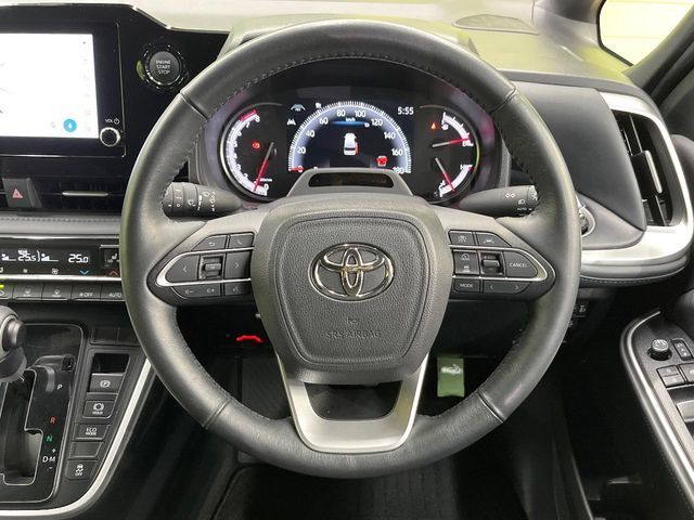 TOYOTA VOXY 2024