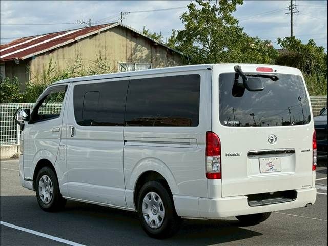 TOYOTA HIACE van 2WD 2017