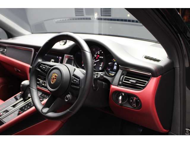 PORSCHE PORSCHE Macan 2023