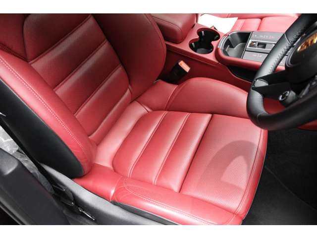 PORSCHE PORSCHE Macan 2023