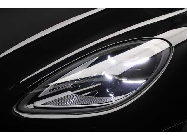 PORSCHE PORSCHE Macan 2023