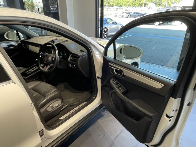 PORSCHE PORSCHE Macan 2022