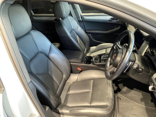 PORSCHE PORSCHE Macan 2022