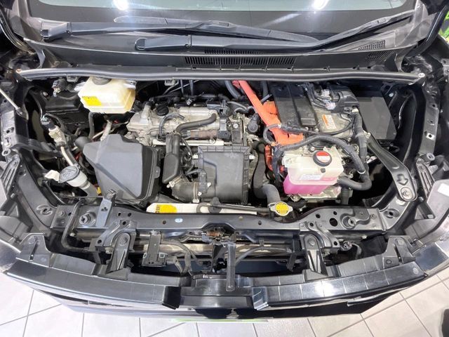 TOYOTA VOXY HYBRID 2014