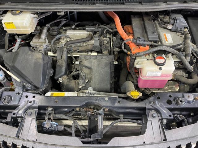 TOYOTA ESQUIRE HYBRID 2014