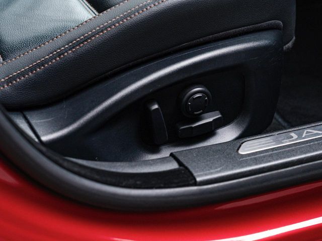 JAGUAR JAGUAR XEseries 2016