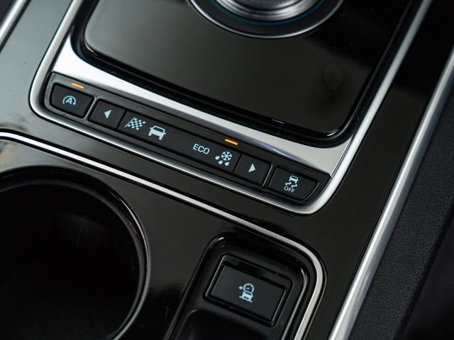 JAGUAR JAGUAR XEseries 2016