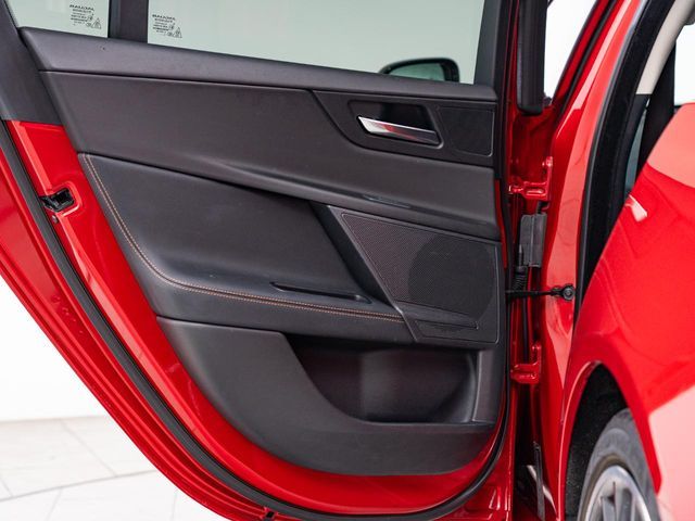 JAGUAR JAGUAR XEseries 2016