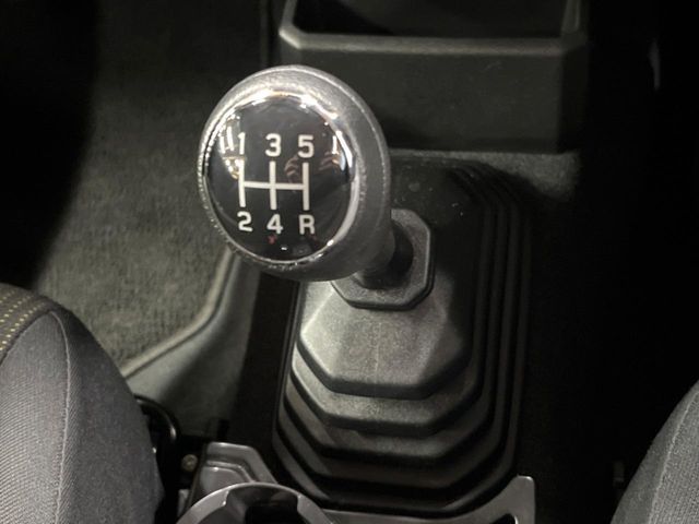 SUZUKI JIMNY SIERRA 2023