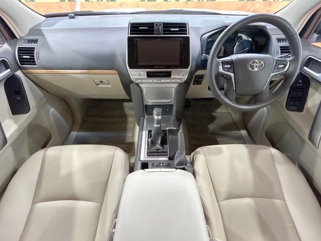 TOYOTA LANDCRUISER PRADO 2023