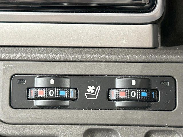 TOYOTA LANDCRUISER PRADO 2023