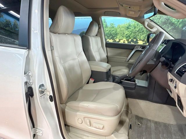 TOYOTA LANDCRUISER PRADO 2023