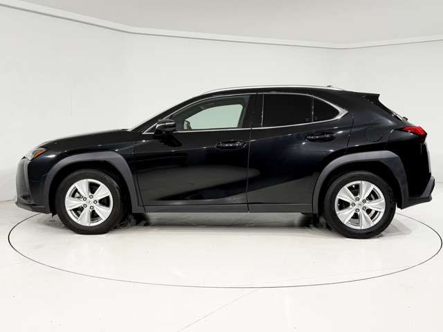 TOYOTA LEXUS UX200 2021