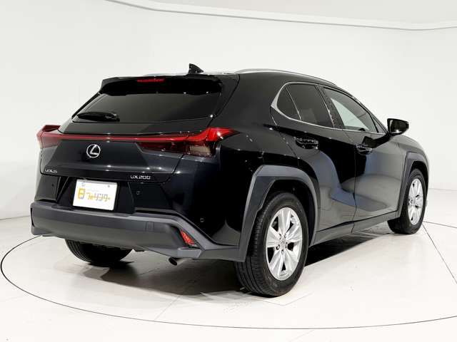 TOYOTA LEXUS UX200 2021