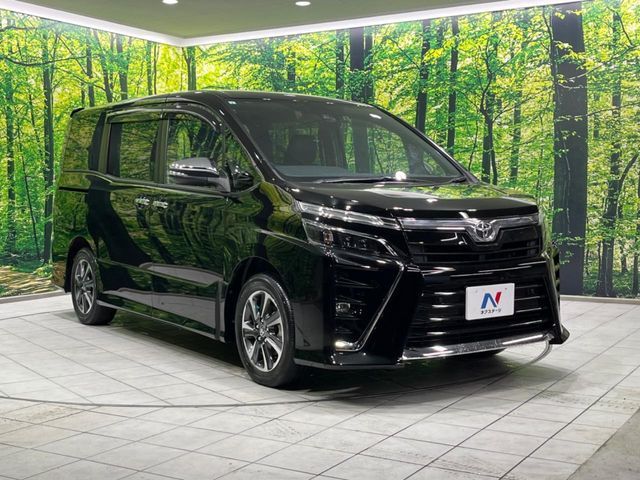 TOYOTA VOXY 2021