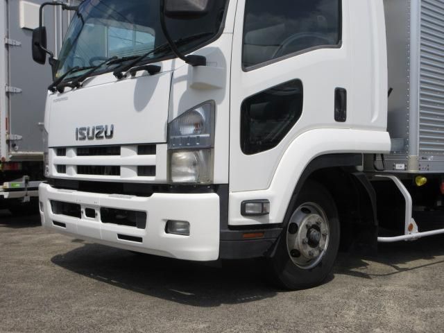 ISUZU FORWARD 2012