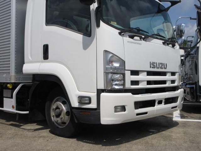 ISUZU FORWARD 2012