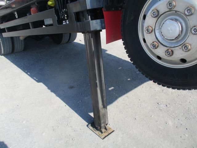 MITSUBISHI FUSOU FIGHTER 2002