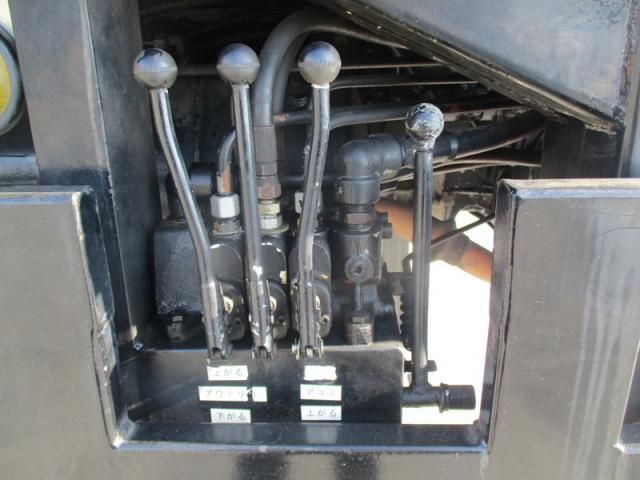 MITSUBISHI FUSOU FIGHTER 2002