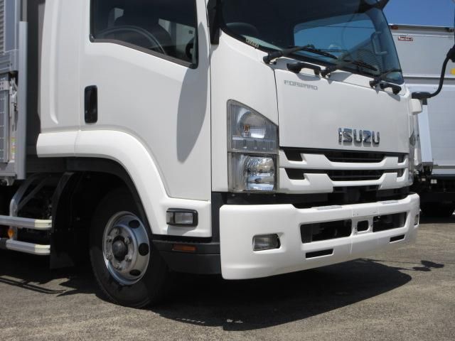ISUZU FORWARD 2019