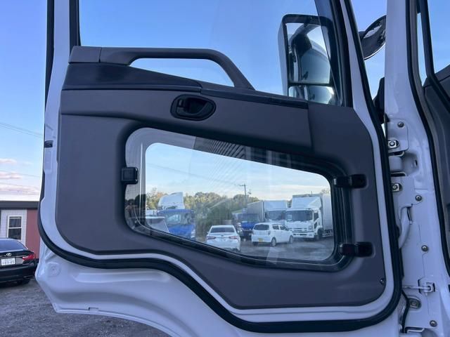 MITSUBISHI FUSOU SUPER GREAT 2024