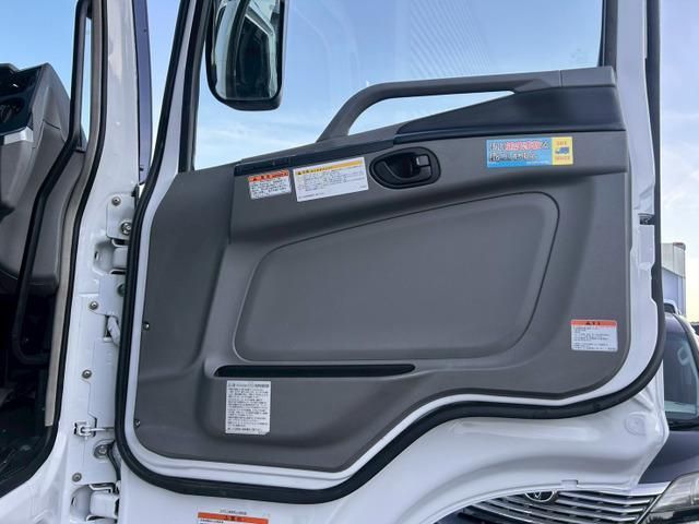 MITSUBISHI FUSOU SUPER GREAT 2024