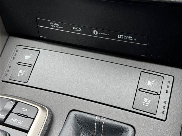 TOYOTA LEXUS IS200t 2017