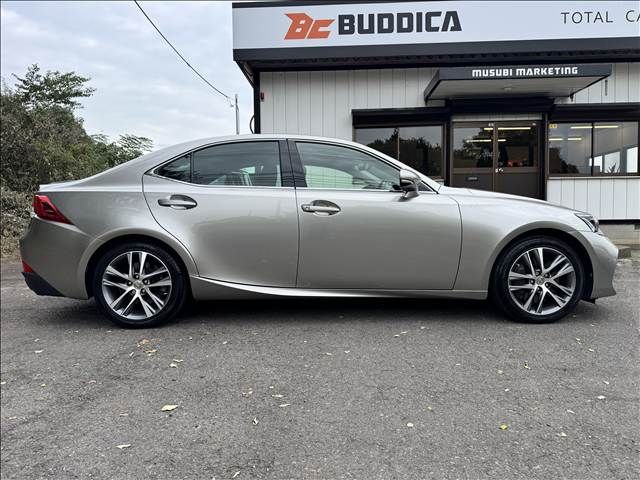 TOYOTA LEXUS IS200t 2017