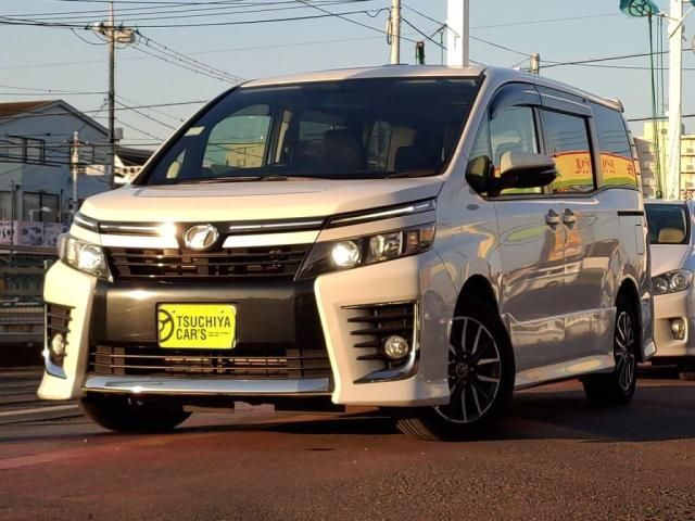 TOYOTA VOXY 2014