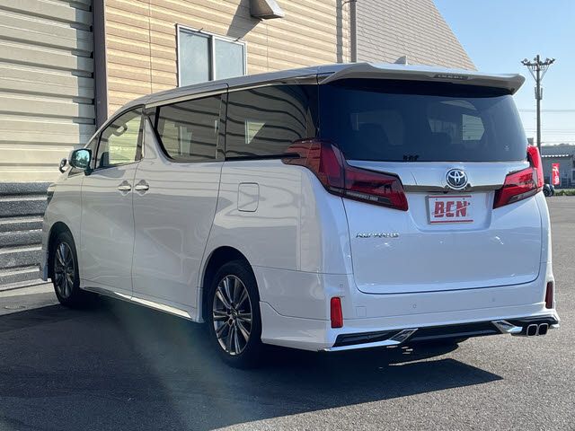 TOYOTA ALPHARD 2023