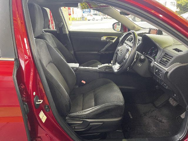 TOYOTA LEXUS CT200h 2011