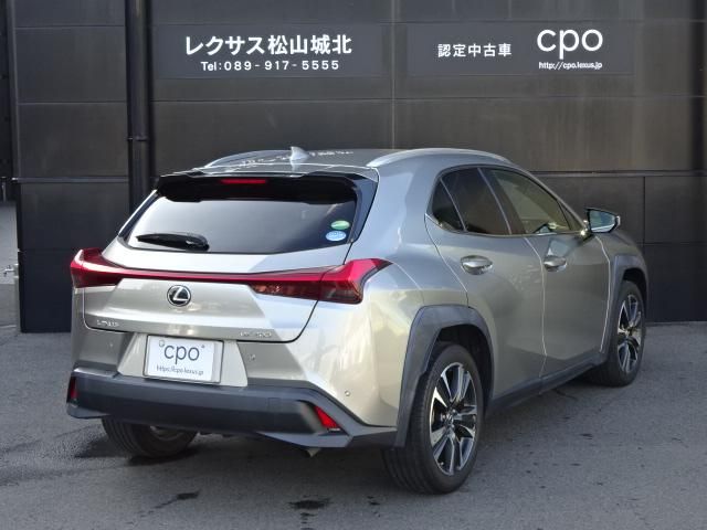 TOYOTA LEXUS UX200 2019