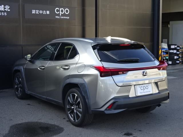TOYOTA LEXUS UX200 2019