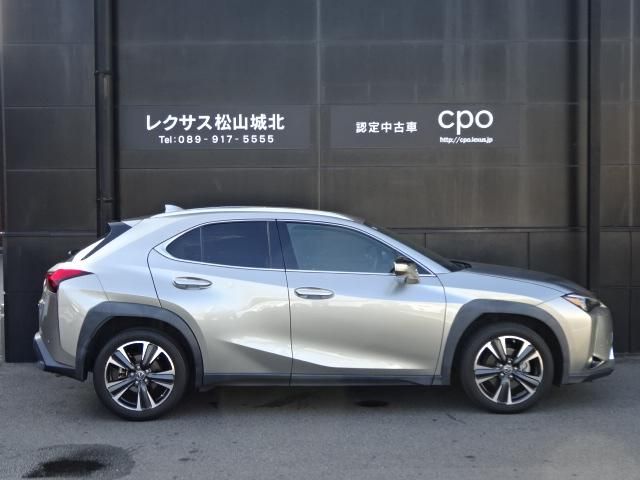 TOYOTA LEXUS UX200 2019
