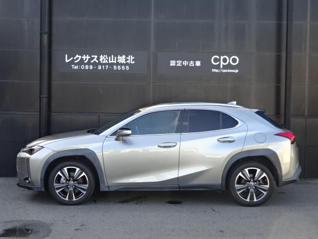 TOYOTA LEXUS UX200 2019