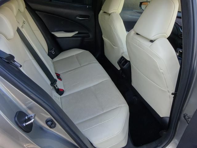 TOYOTA LEXUS UX200 2019