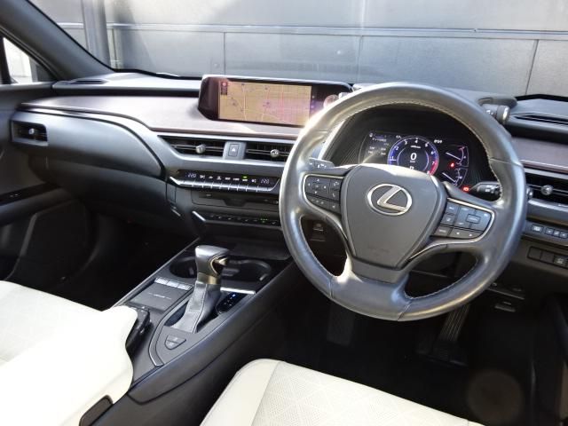 TOYOTA LEXUS UX200 2019