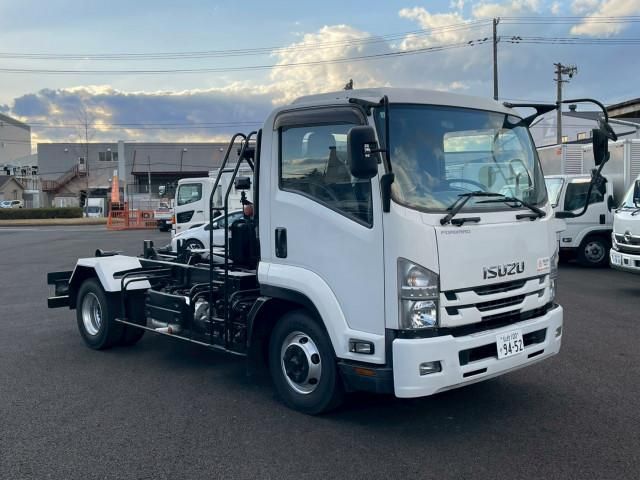 ISUZU FORWARD 2021