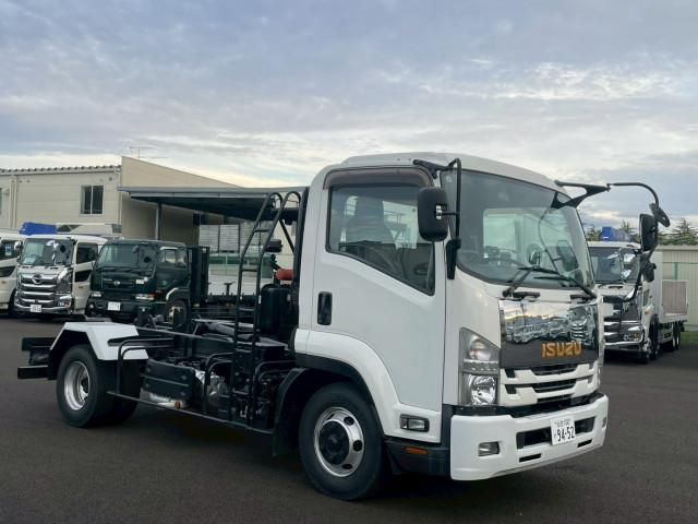 ISUZU FORWARD 2021